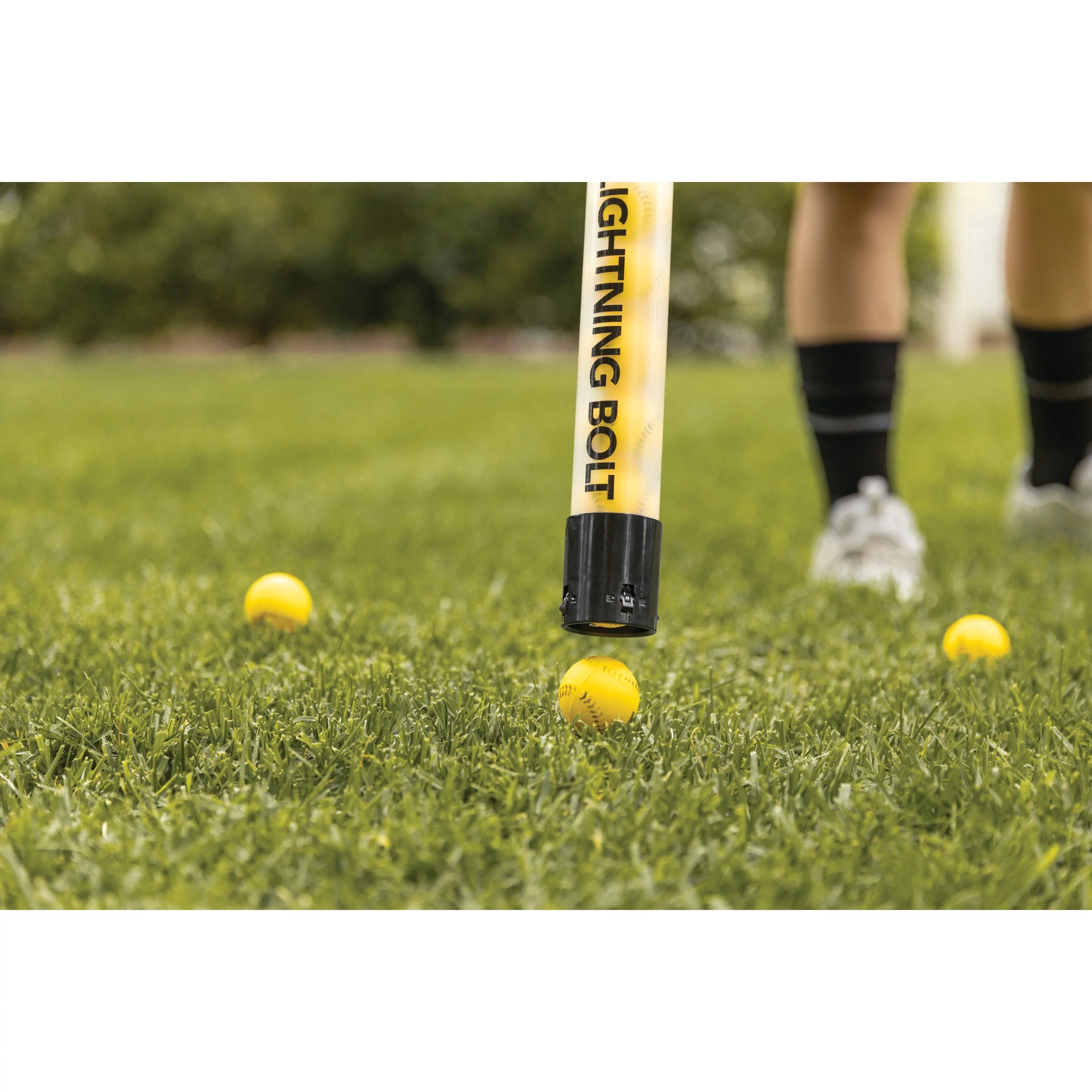 SKLZ Lighting Bolt Pro Portable Automatic Pitching Machine Z697360