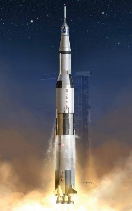Dragon Models USA 11017 1/72 Apollo 11 Saturn V B458