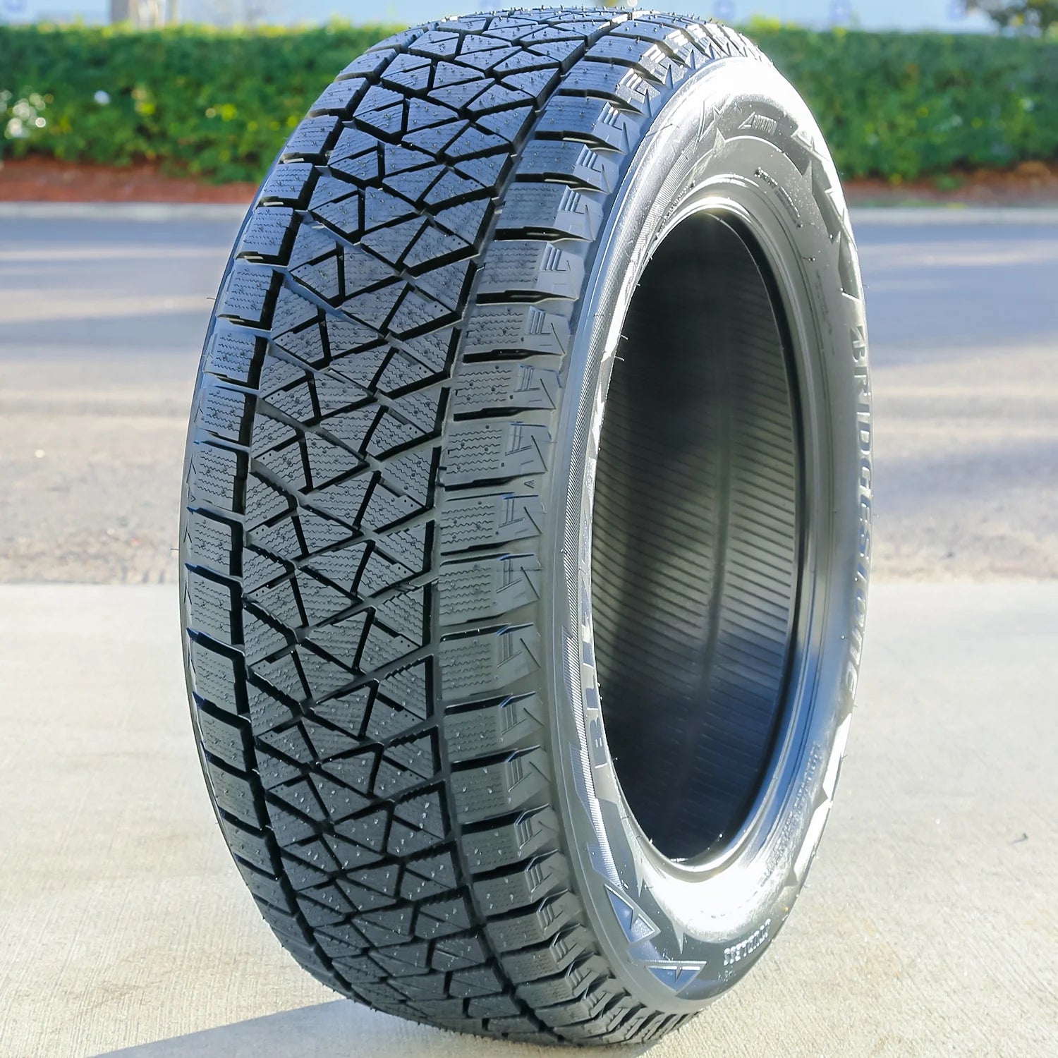 Bridgestone Blizzak DM-V2 215/70R16 100S Winter Tires (Set of 4) X87963