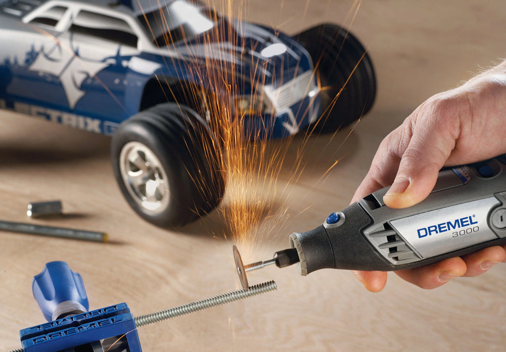Dremel 3000-N/18 Variable Speed Rotary Tool with EZ Twist Nose Cap, 18 Accessories R231580