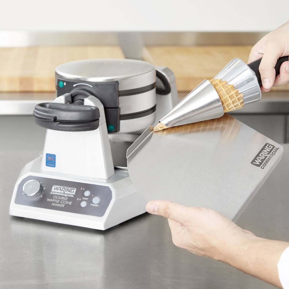 Waring WWCM200 Double Waffle Cone Maker - 120V P798243