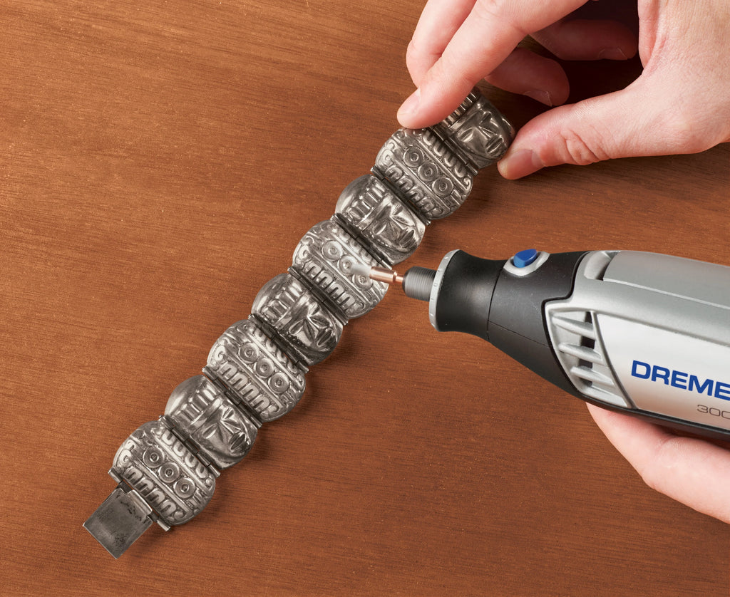 Dremel 3000-N/18 Variable Speed Rotary Tool with EZ Twist Nose Cap, 18 Accessories R231580