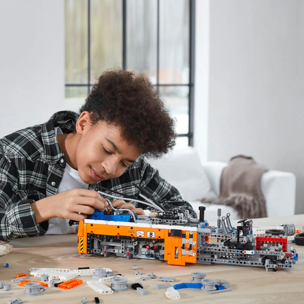 LEGO Technic Heavy-Duty Tow Truck 42128 Building Set L727442