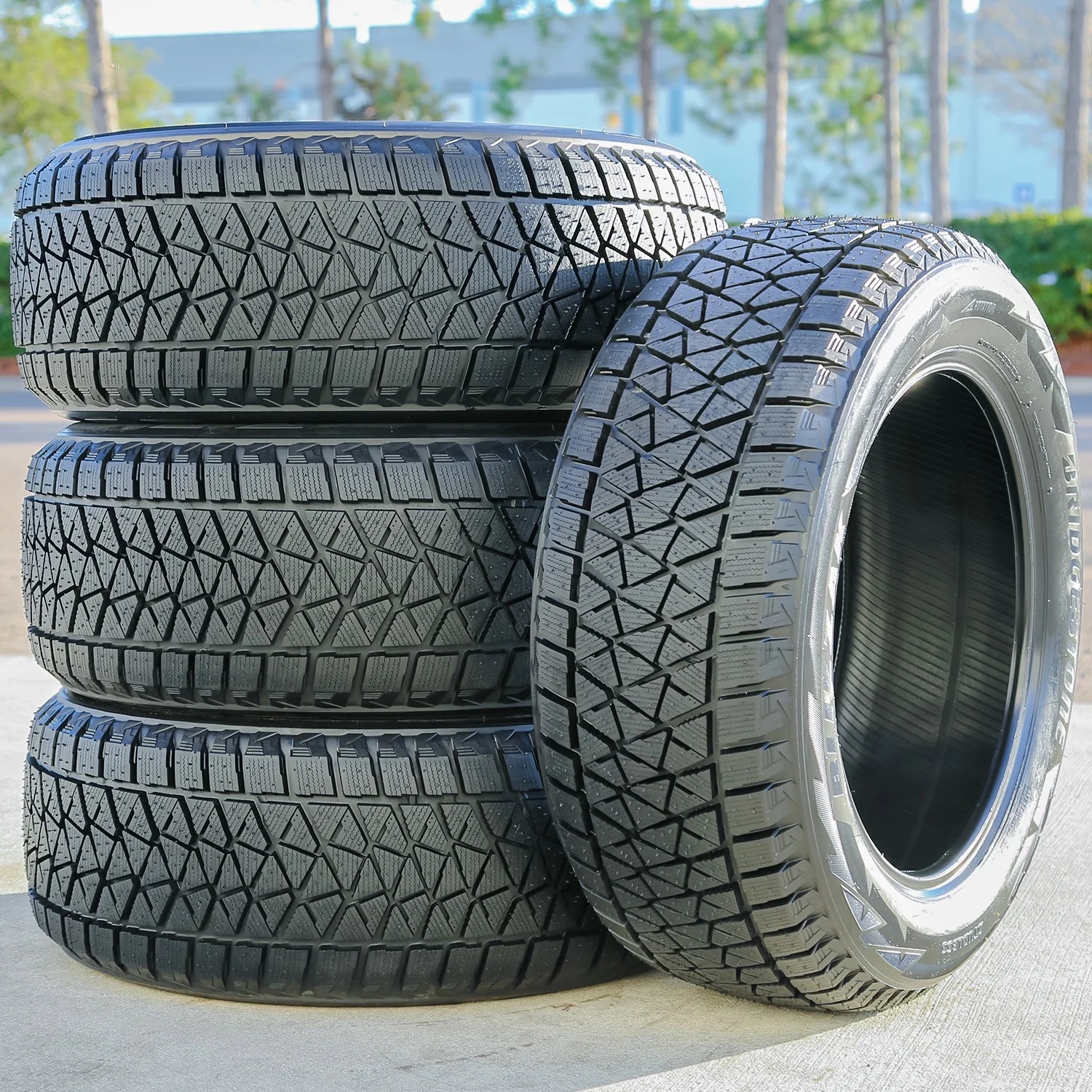 Set of 4 (FOUR) Bridgestone Blizzak DM-V2 215/70R16 100S (Studless) Snow Winter Tires
