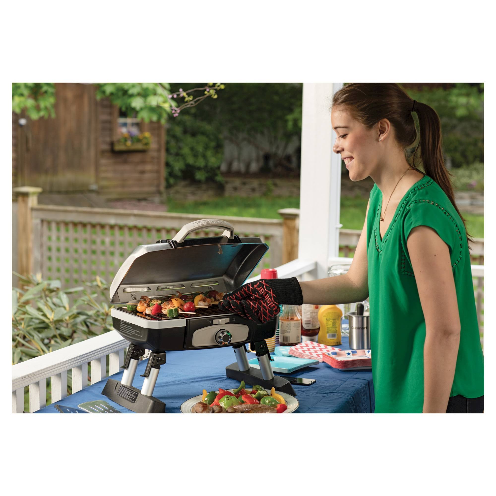 Cuisinart CGG-180TS Propane Gas Grill, Stainless Steel O601
