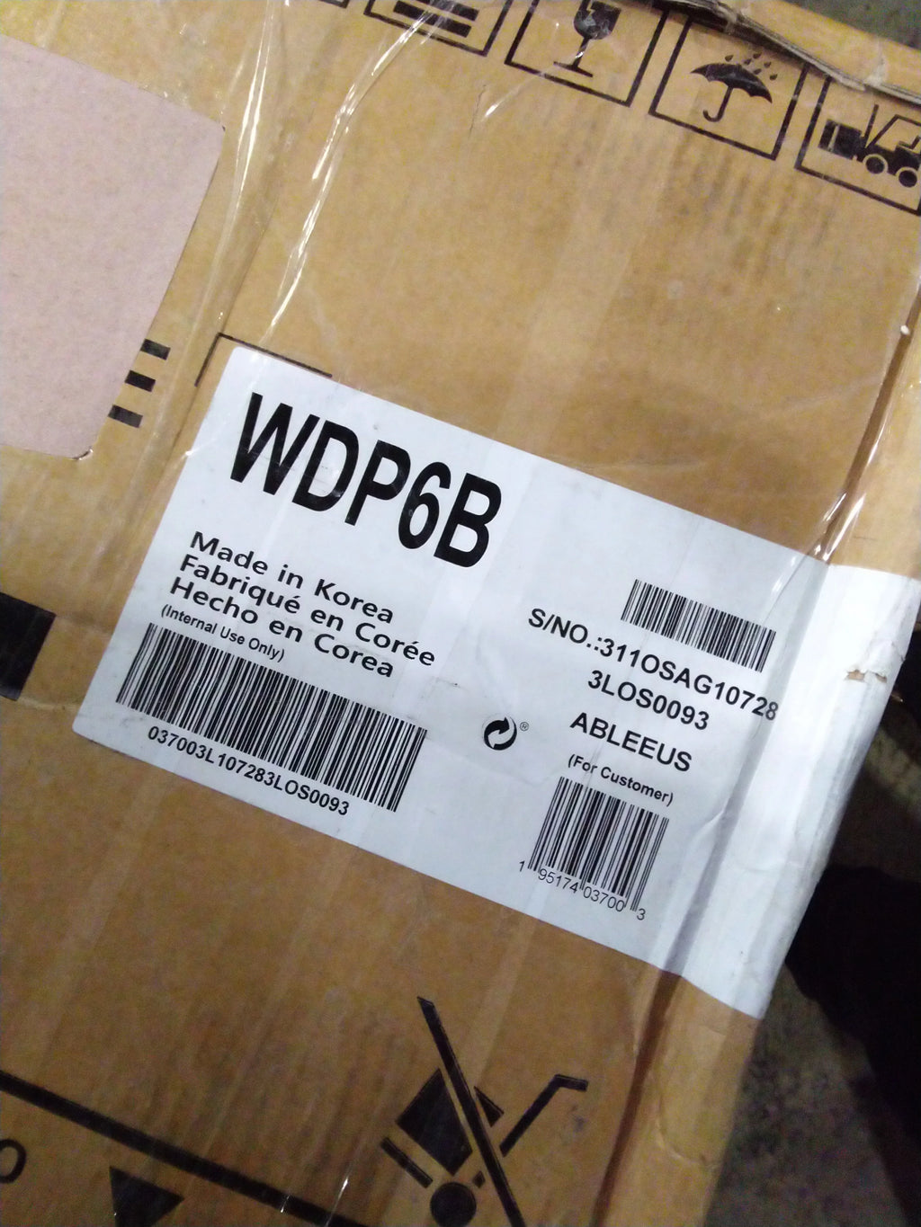 LG WD300CB 27 Inch Black Pedestal G731