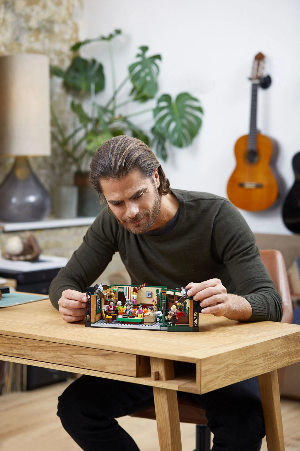 LEGO Ideas Central Perk 21319 Building Set V4150