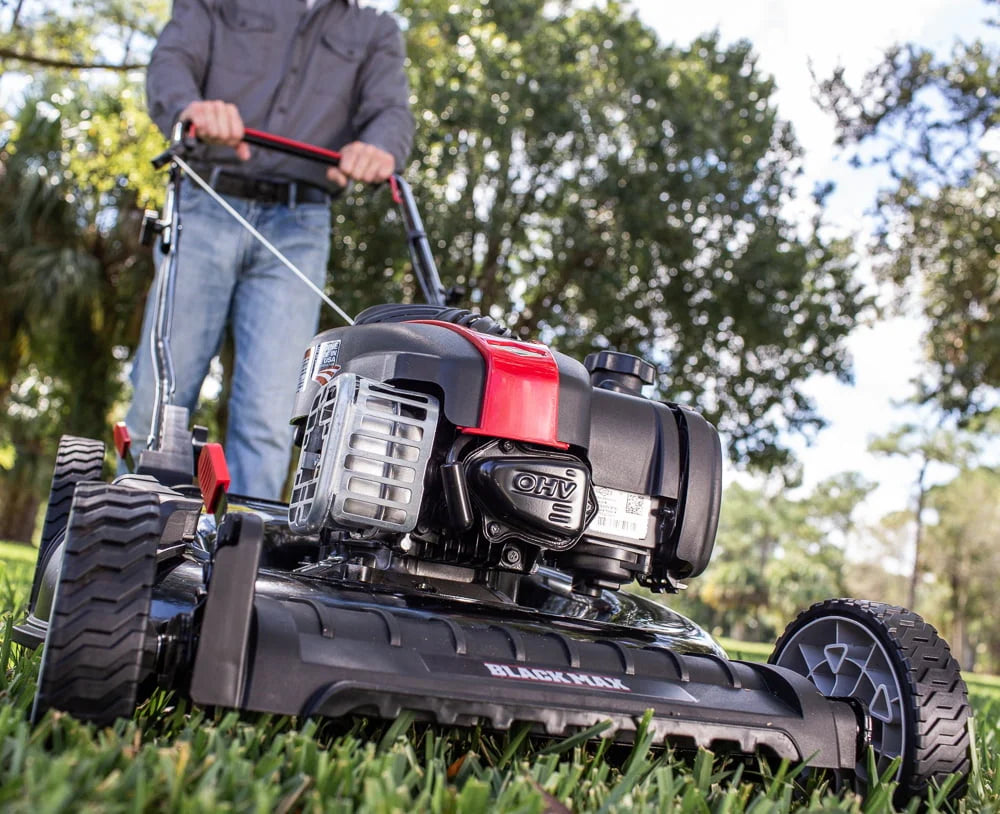 Black Max 21-inch 125cc Gas Push Mower with Briggs & Stratton Engine Z71338