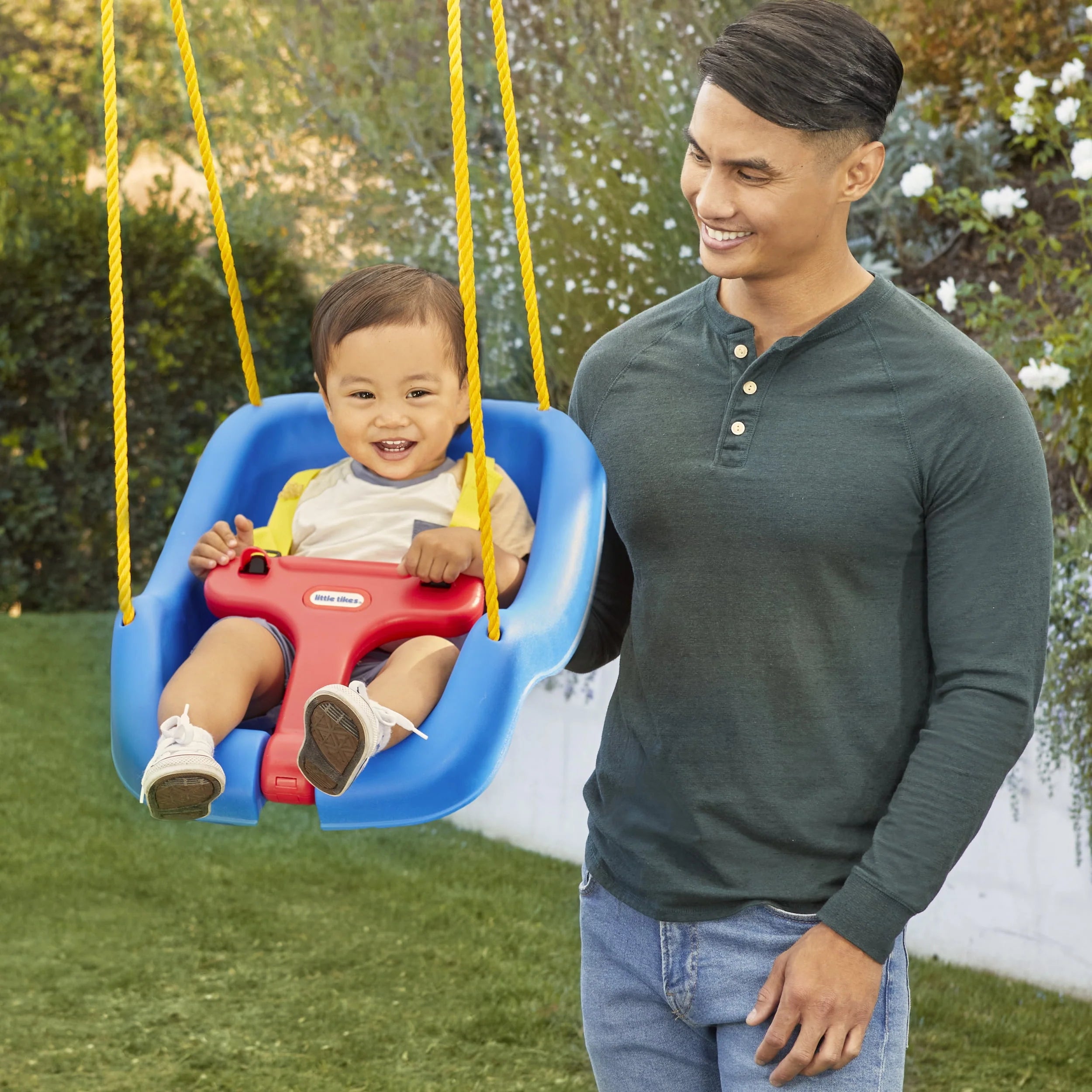 Little Tikes 2-in-1 Snug and Secure Swing, Blue Z795228