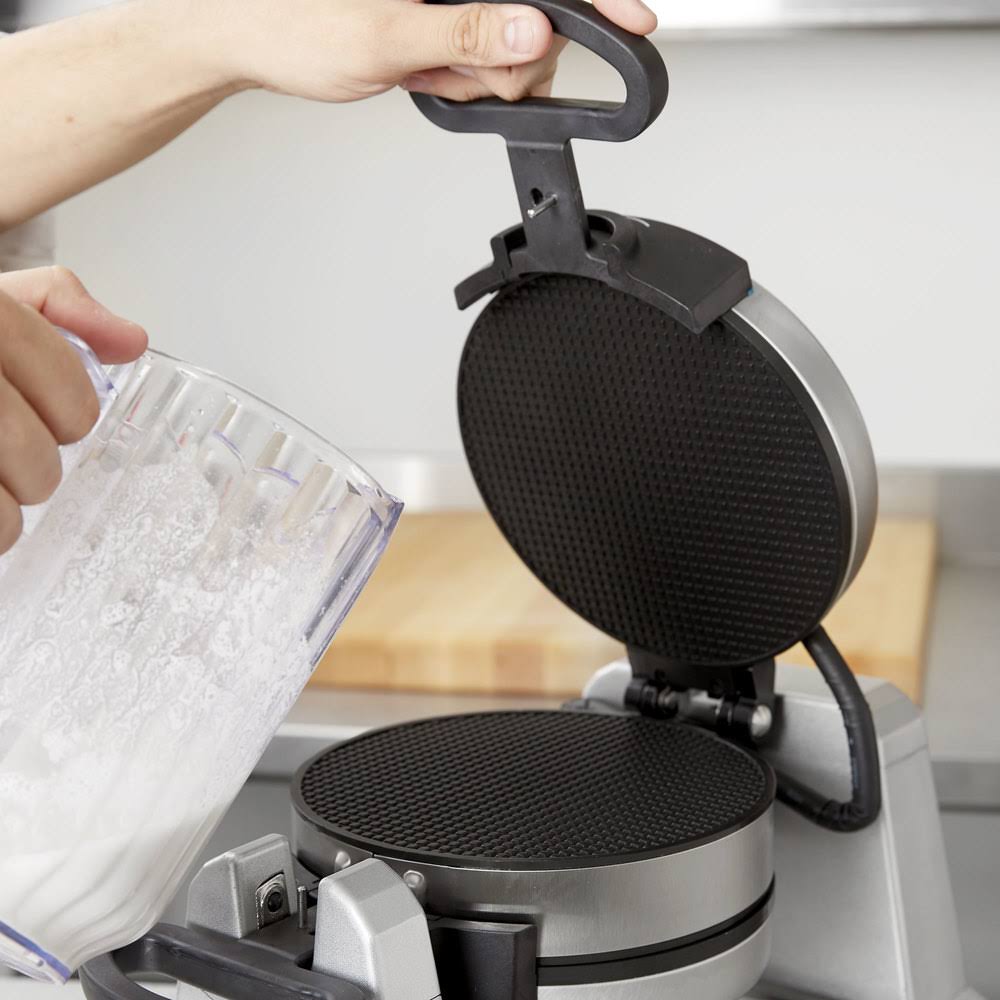 Waring WWCM200 Double Waffle Cone Maker - 120V P798243