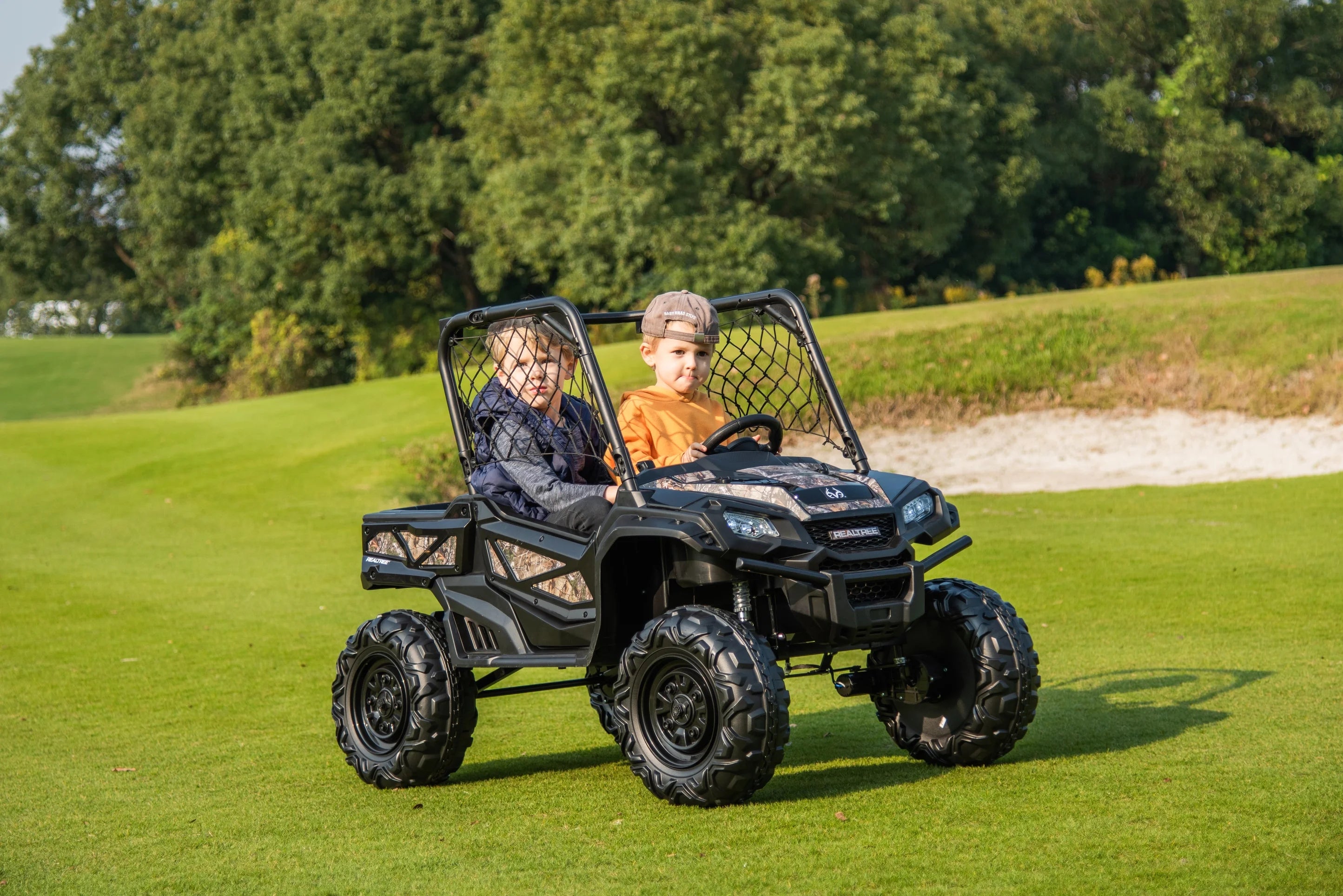 Realtree XD UTV 24V Ride-on with Remote for Kids M10890